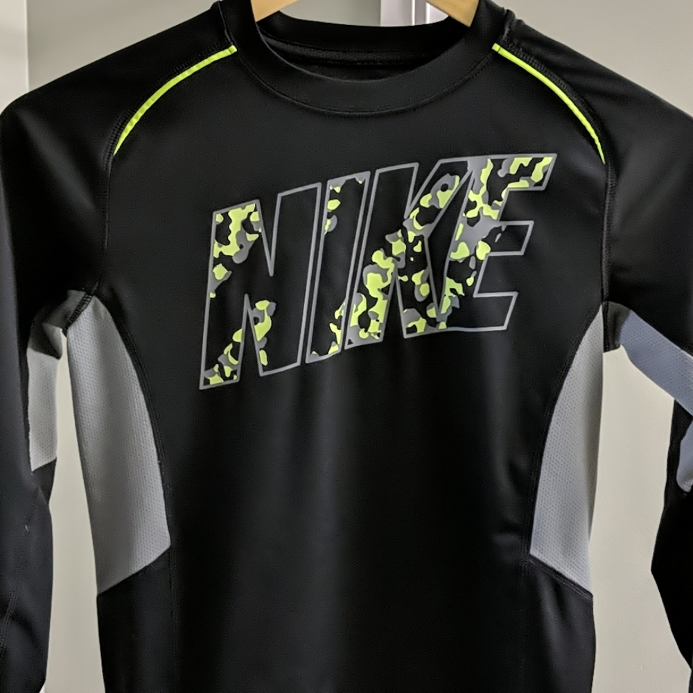 NIKE Dry-Fit Long Sleeve